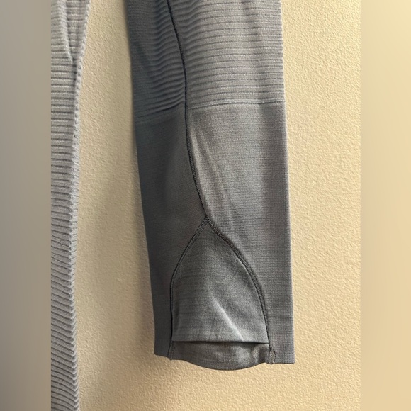 34.Lululemon Swiftly Speed Long Sleeve - Picture 5 of 8